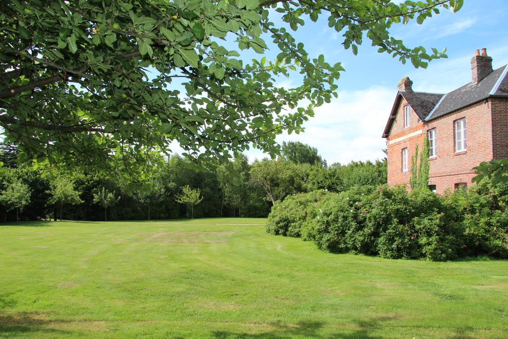 Saint-Aubin-de-Bonneval 폼니알 드 라 에니소니에르 B&B 외부 사진