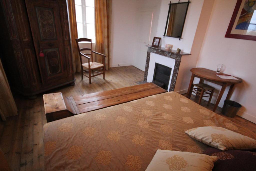 Saint-Aubin-de-Bonneval 폼니알 드 라 에니소니에르 B&B 객실 사진