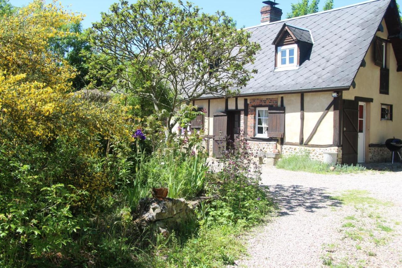 Saint-Aubin-de-Bonneval 폼니알 드 라 에니소니에르 B&B 외부 사진