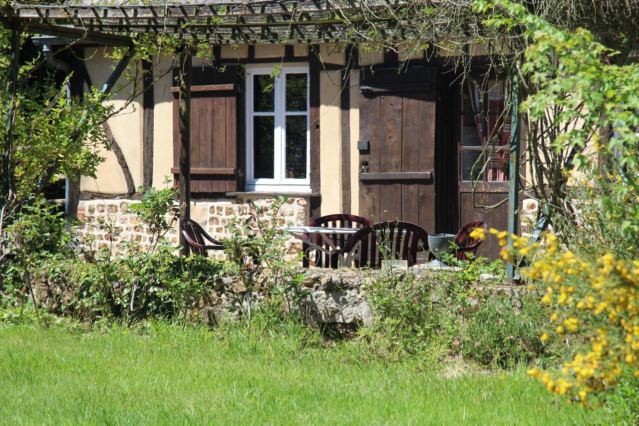 Saint-Aubin-de-Bonneval 폼니알 드 라 에니소니에르 B&B 외부 사진