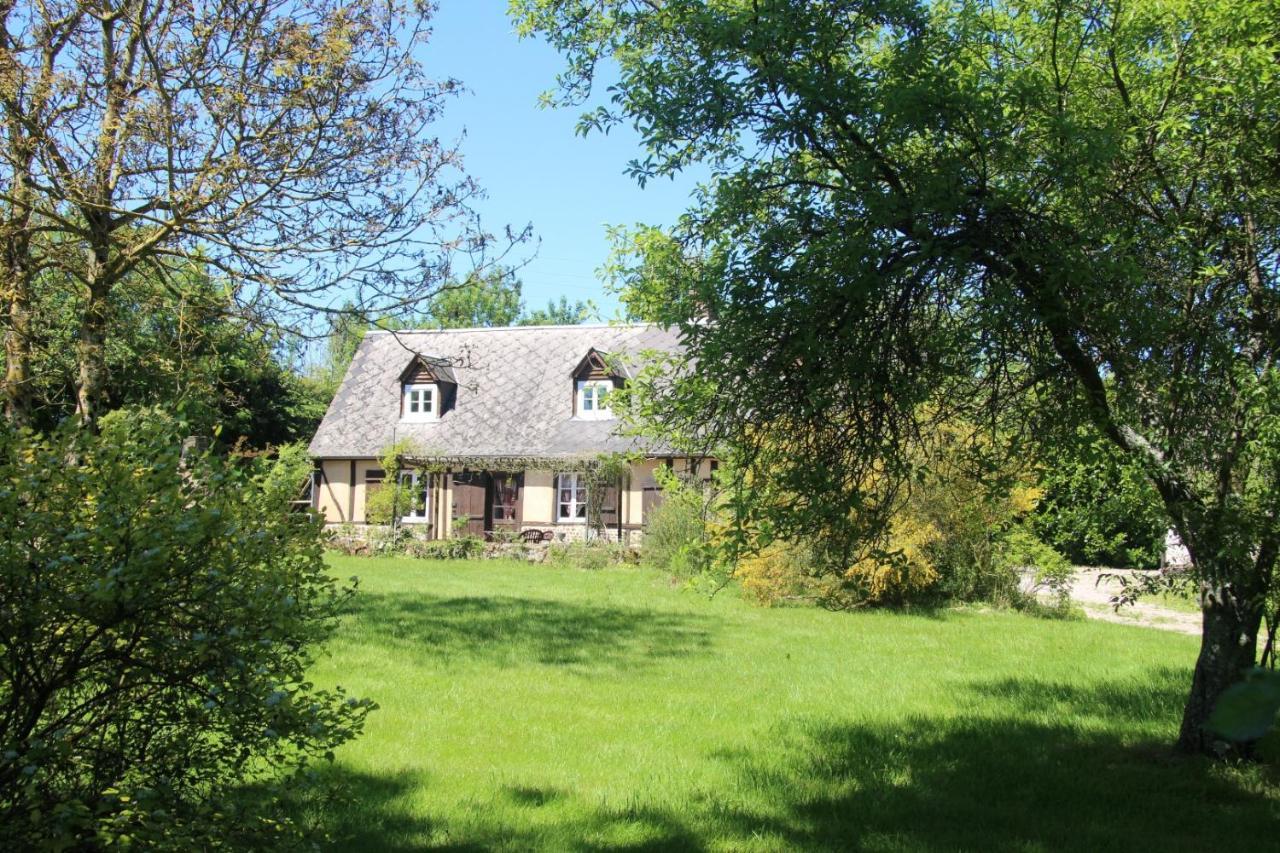 Saint-Aubin-de-Bonneval 폼니알 드 라 에니소니에르 B&B 외부 사진